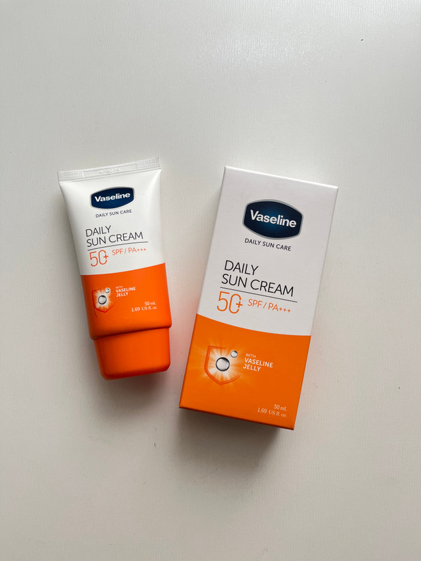 کرم ضدآفتاب وازلین Vaseline