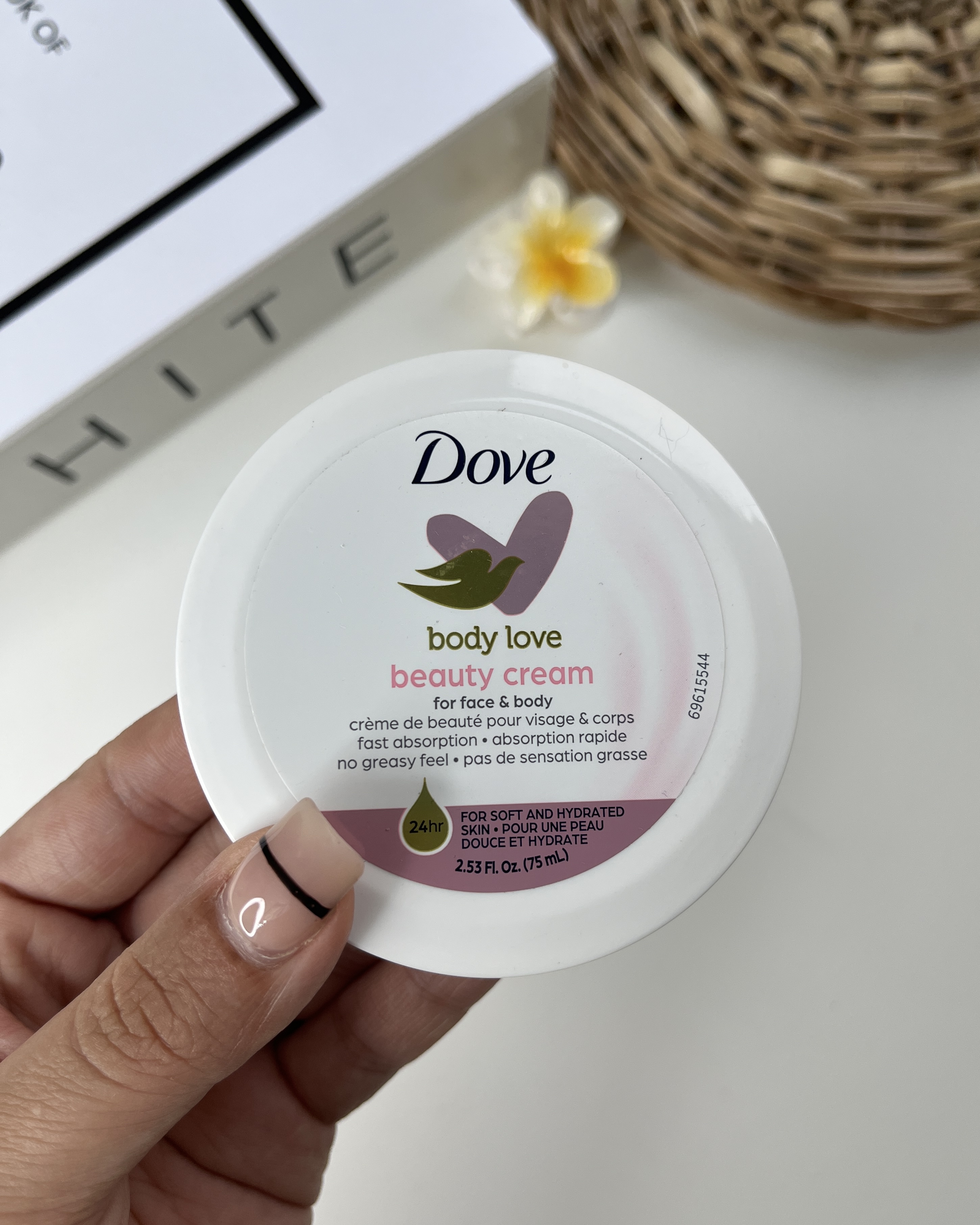 کرم مرطوب‌کننده دست و صورت و بدن داو Dove زنانه و مردانه