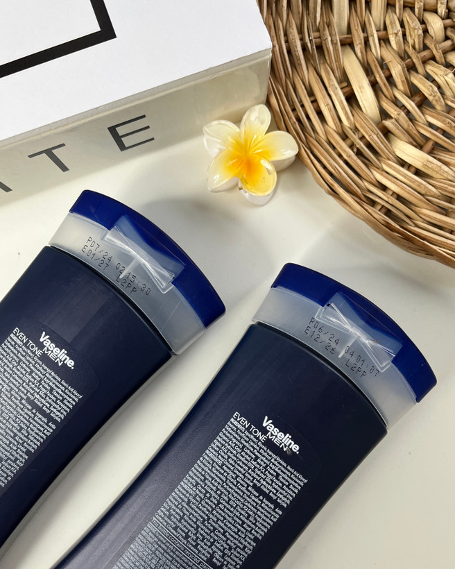 خرید مرطوبکننده بدن مردانه Vaseline با حجم ۴۰۰ میل