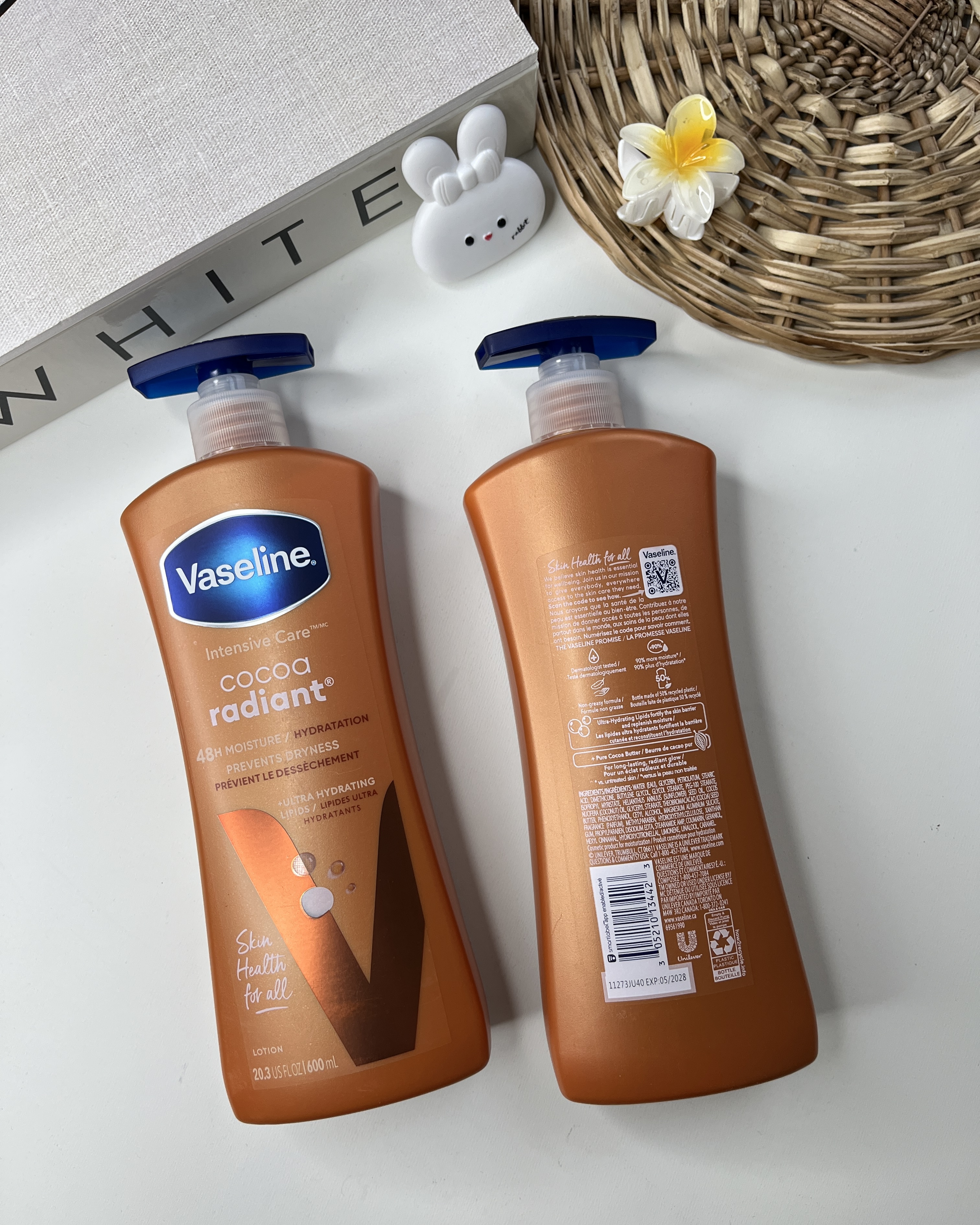 لوسیون مرطوب‌کننده وازلین مدل Cocoa Radiant برای پوست خشک