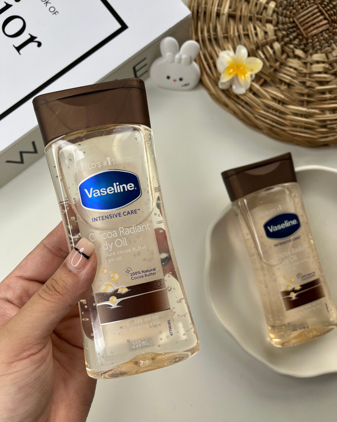 روغن بدن وازلین بافت سبک و جذب سریع روغن بدن Vaseline