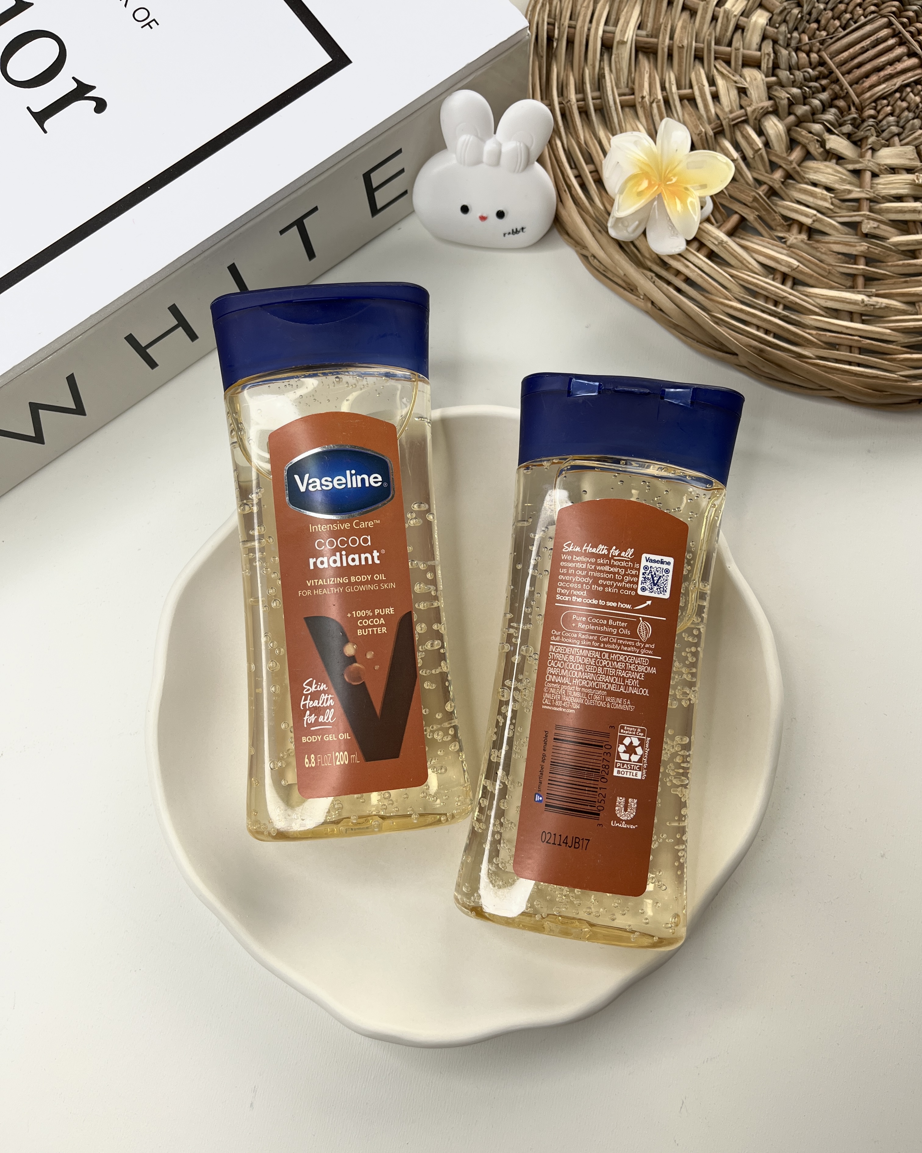 روغن بدن وازلین vaseline آبرسان و مرطوب‌کننده عمیق پوست با ماندگاری بالا
