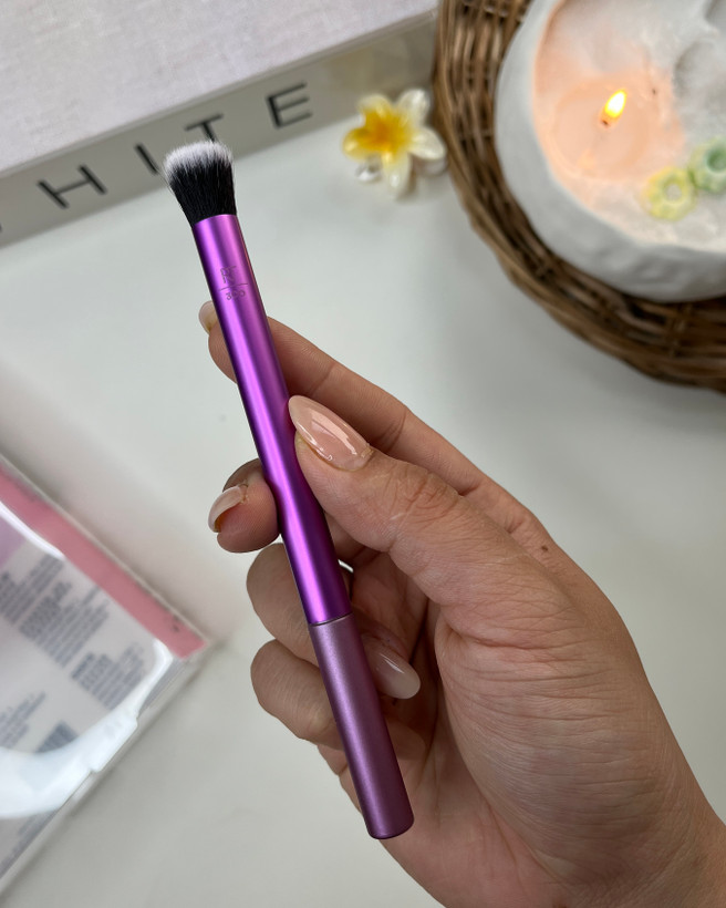 خرید براش با کیفیت و پر تراکم ریل برای آرایش صورت و چشم