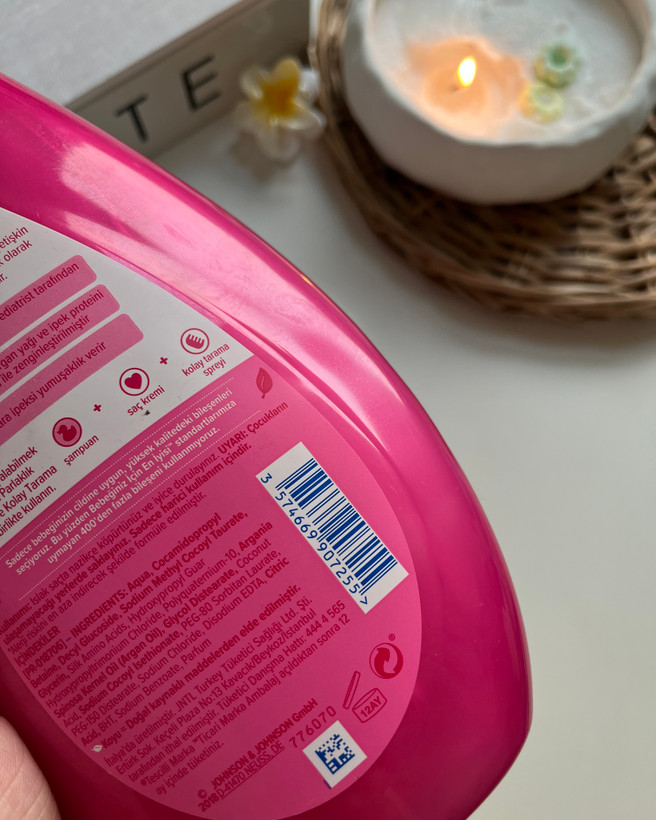 شامپو نرمکننده و براقکننده مو جانسون اصل جحجم بالا مراقبت از مو