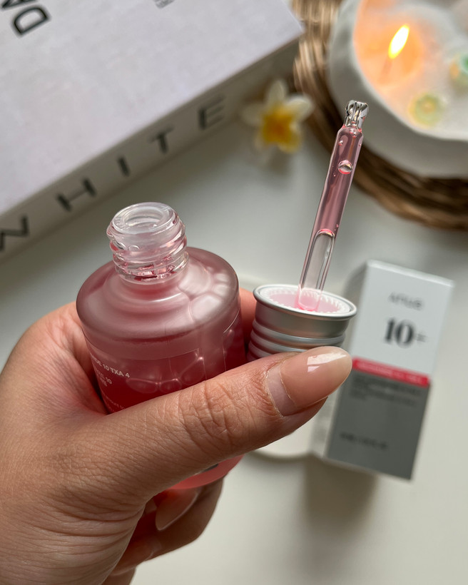 سرم سبک و سریعالجذب آنوآ ضد تیرگی و کدری پوست