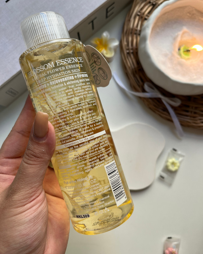 خرید تونر اصل وکالی اسنس بستن منافذ و روشن و مرطوب کننده پوست