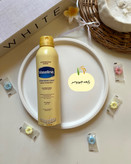 اسپری لوسیون وازلین با فرمول آبرسان آلوورا و جو دوسر، مناسب خشکی پوست و مراقبت روزانه.