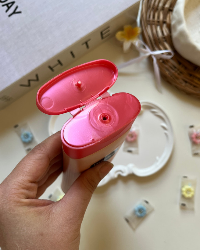 خرید ارزان قیمت و اورجینال کرم دست و ناخن وازلین تقویت فولیکول ناخن