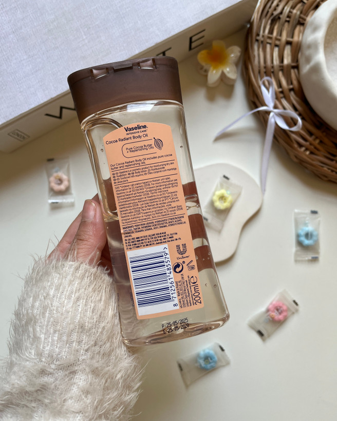 روغن بدن وازلین بافت سبک و جذب سریع روغن بدن Vaseline