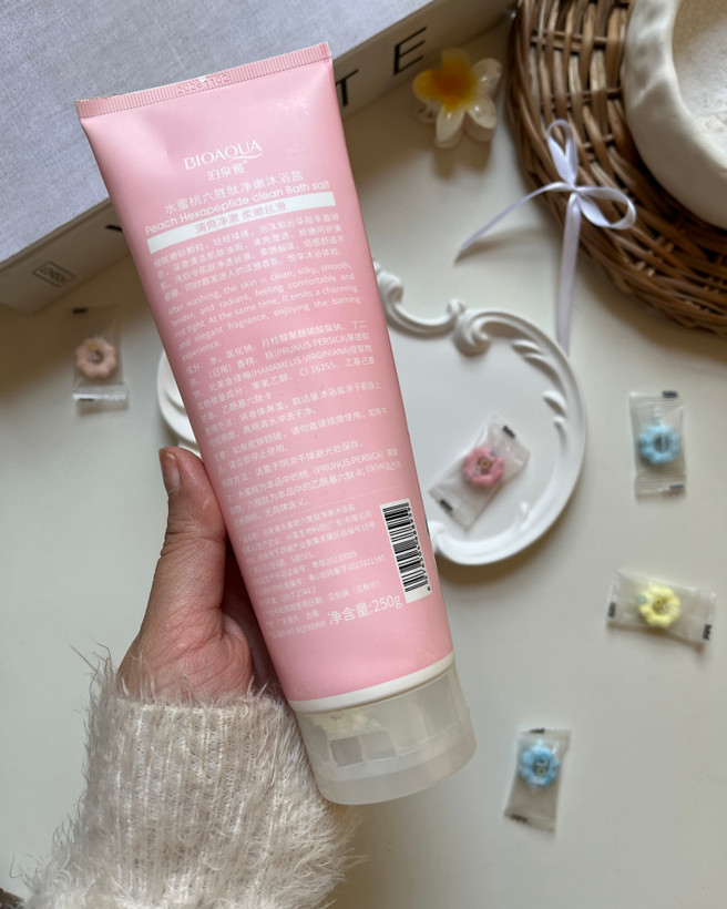 خرید نمک حمام بدن حاوی هلو بیوآکوا BIOAQUA نرم کننده و روشن کننده پوست