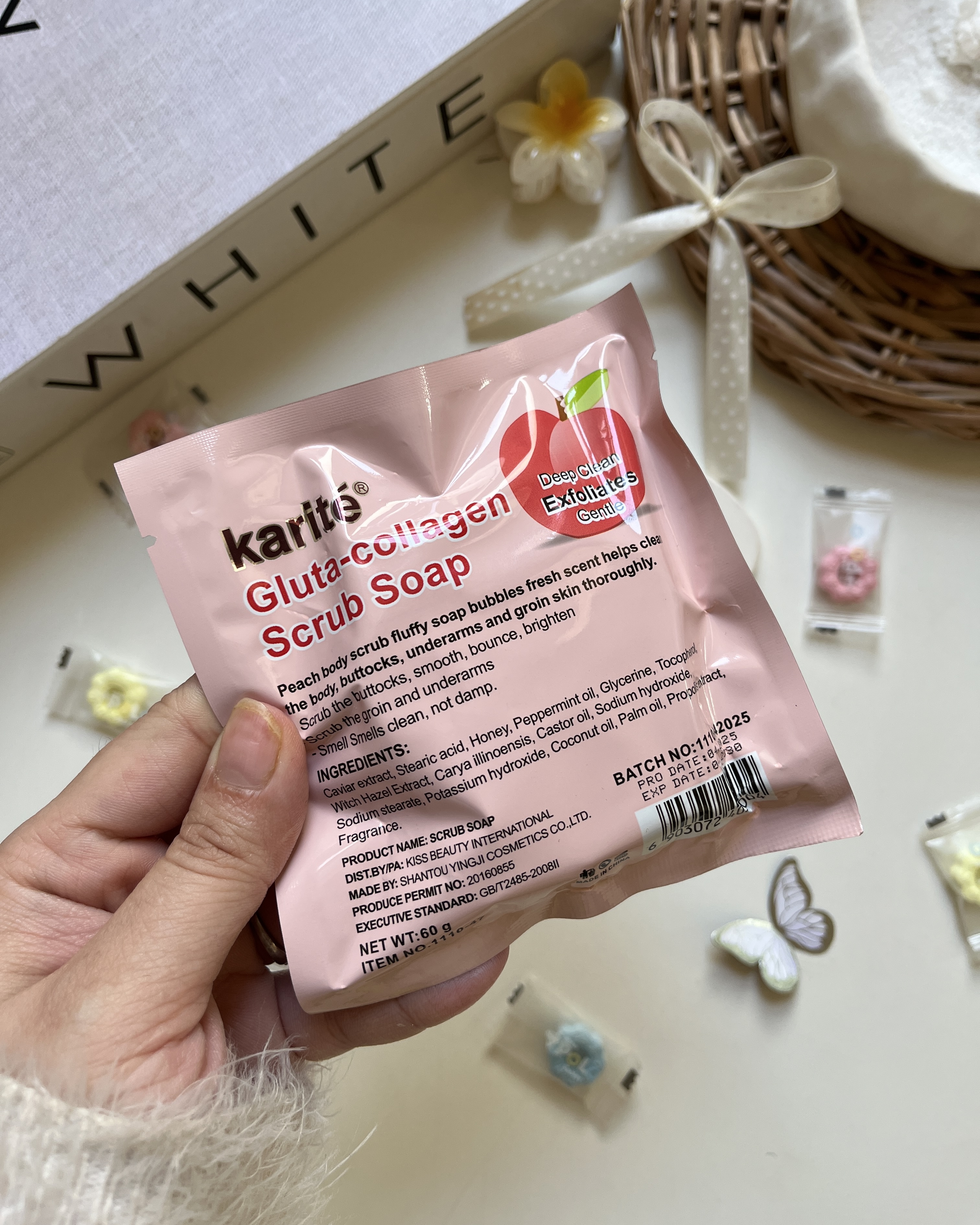 صابون لایهبردار کاریتا مناسب رفع تیرگی پوست خشک و کدر