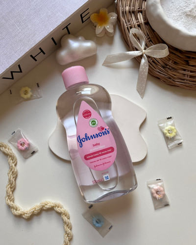 خرید قیمت مناسب روغن بدن جانسون آبرسان قوی پوست بدن