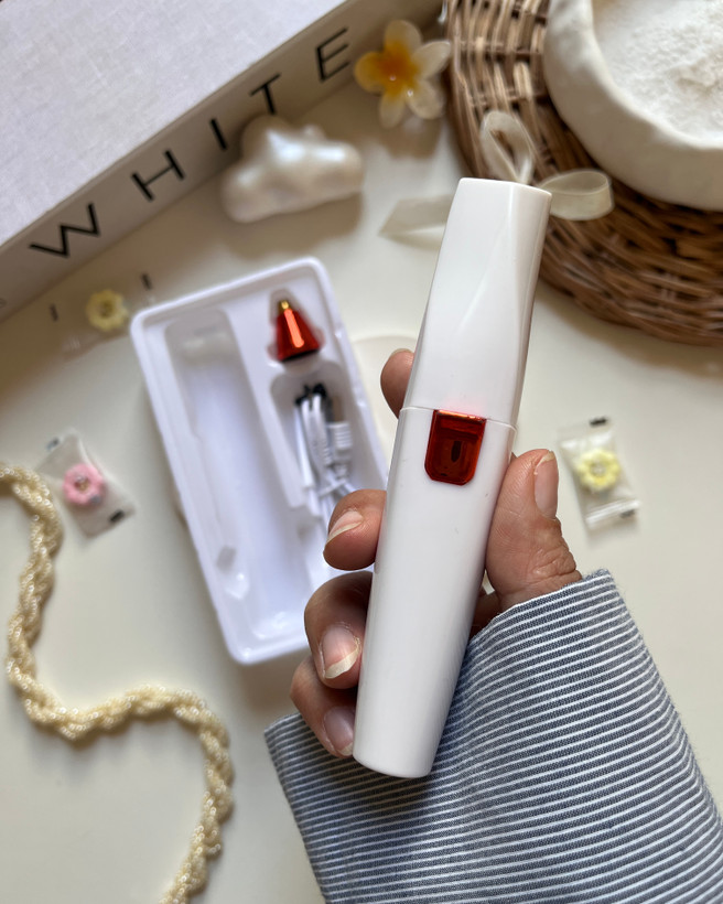 Shaver شارژی بلاولس برای تمیز کردن خط ابرو و اصلاح صورت بدون التهاب و بریدگی