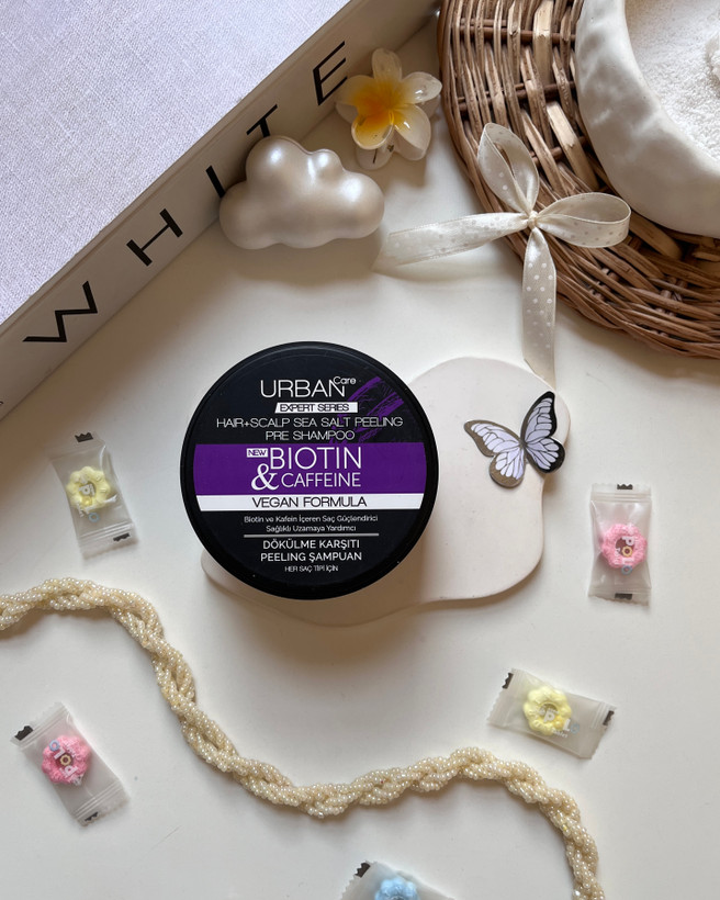 اسکراب کف سر اربن کر بیوتین با پاکسازی عمقی پوست سر، به تقویت ریشه مو و کاهش ریزش کمک میکنه