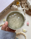 استفاده منظم از اسکراب کف سر اربن کر باعث تنفس پوست سر و شادابی موها میشه