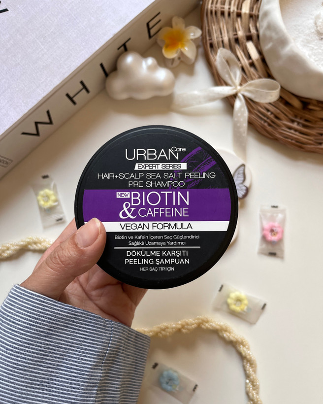 اسکراب بیوتین اربن کر با لایهبرداری ملایم، پوست سر رو برای رشد بهتر مو آماده میکنه