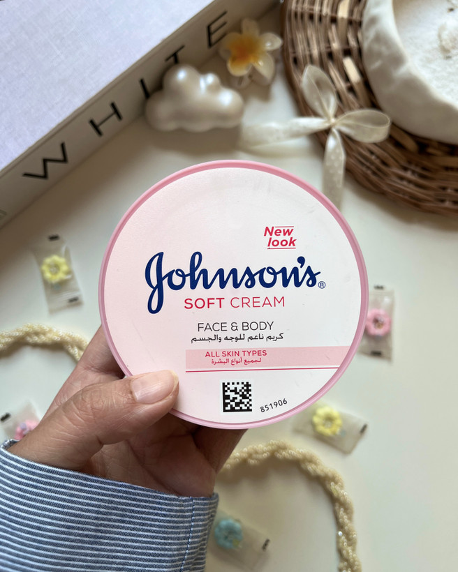 کرم صورت و بدن Johnson’s Soft Cream برای لطافت و نرمی پوست