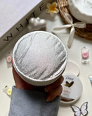کرم دست و بدن کاسه ای داو اصل Dove مدل Silky ایجاد پوستی نرم و ابریشمی مناسب انواع پوست حجم ۳۰۰ میل