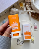 خرید ضد آفتاب استیکی استلین روشن کننده پوست با SPF50 و بافت بیرنگ
