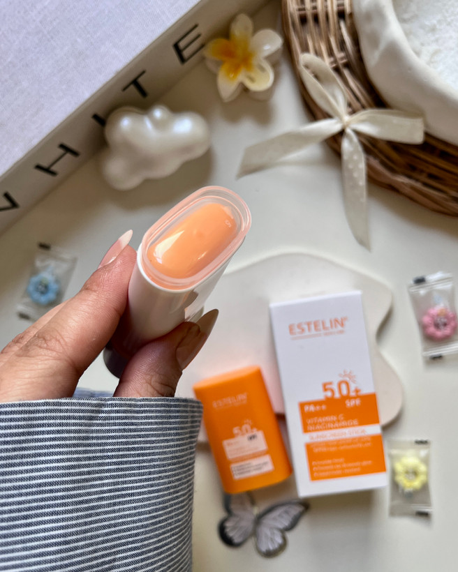 خرید اینترنتی ضد آفتاب استیکی Estelin SPF50 با بافت سبک و جذب سریع