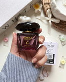 عطر ادکلن زنانه ورساچه کریستال نویر ادو پرفیوم Versace Crystal Noir EDP مدل اورجینال با ماندگاری بالا و رایحه گرم و مرمو حجم 30 میل
