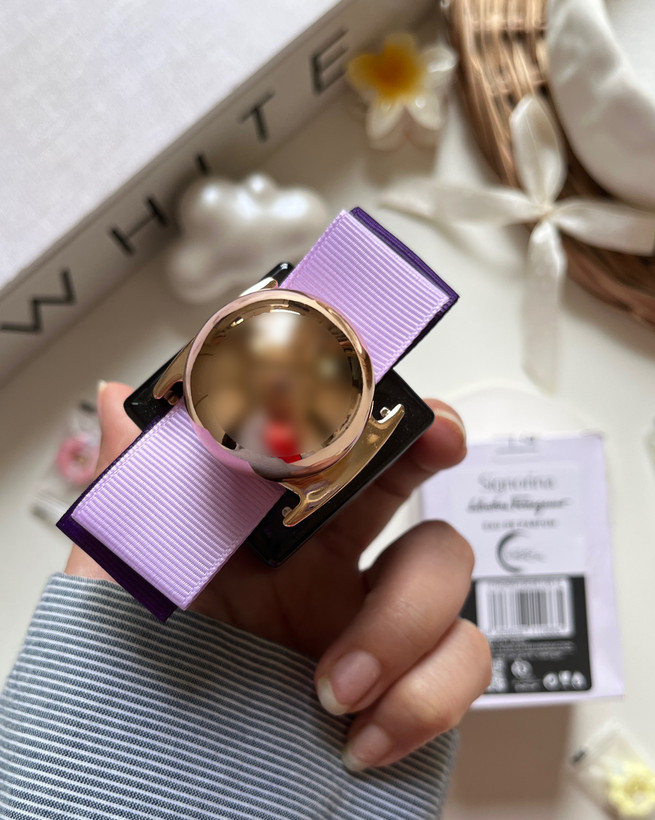 عطر زنانه سیگنورینا فراگامو با رایحه لطیف، شیک و ماندگار اورجینال