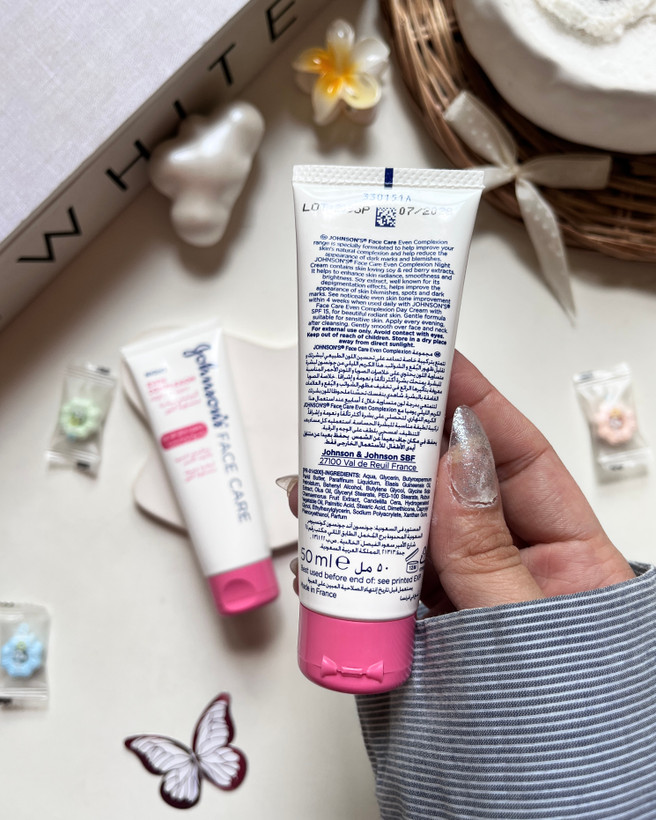 Johnson’s Even Complexion Night Cream مناسب پوست حساس با جذب مناسب