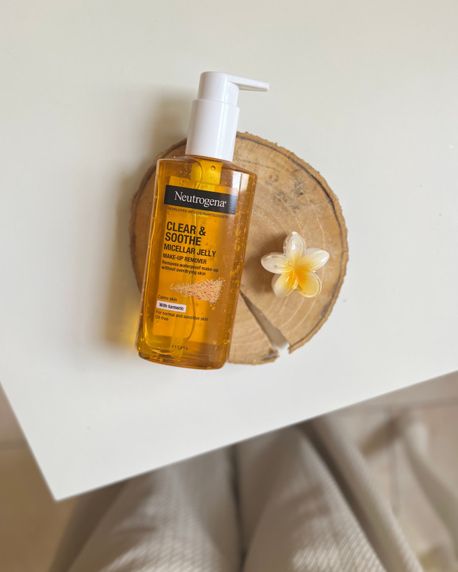 ژل میسلار پاککننده آرایش نیتروژینا مدل Clear & Soothe حاوی زردچوبه حجم ۲۰۰ میل مناسب پوست حساس و مستعد جوش