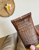 کرم مو بدون آبکشی آرگان لایتنس اصل Argan Oil lightness حاوی روغن خالص آرگان و پروتئین مراکشی ضد ریزش و ترمیم کننده مو و احیاکننده موها خشک و آسیب دیده مناسب انواع مو زنانه و مردانه حجم ۲۵۰ میل